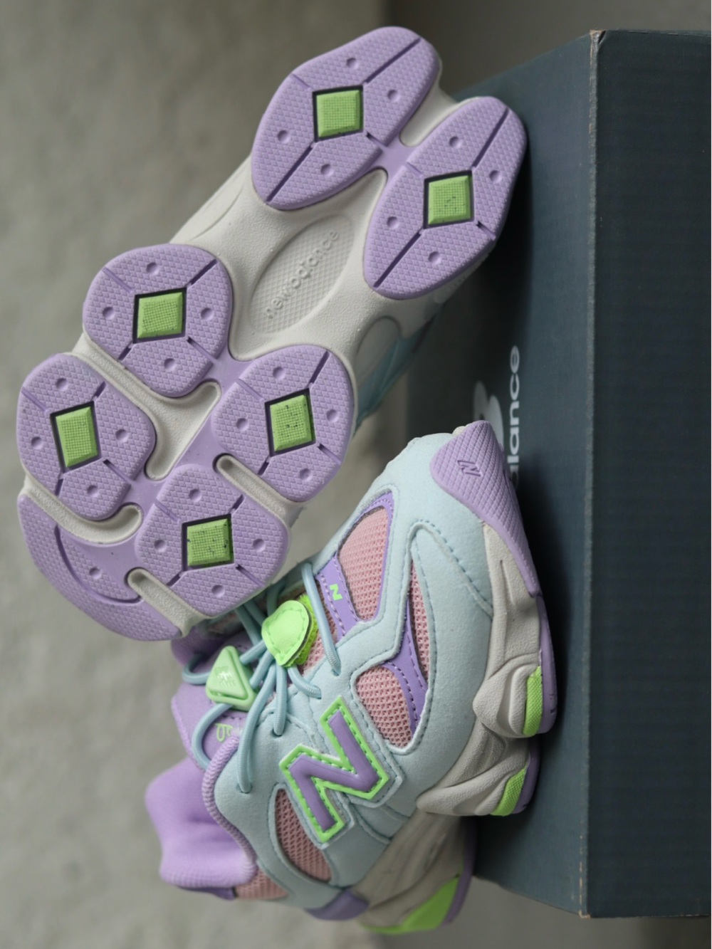 NEW BALANCE 9060